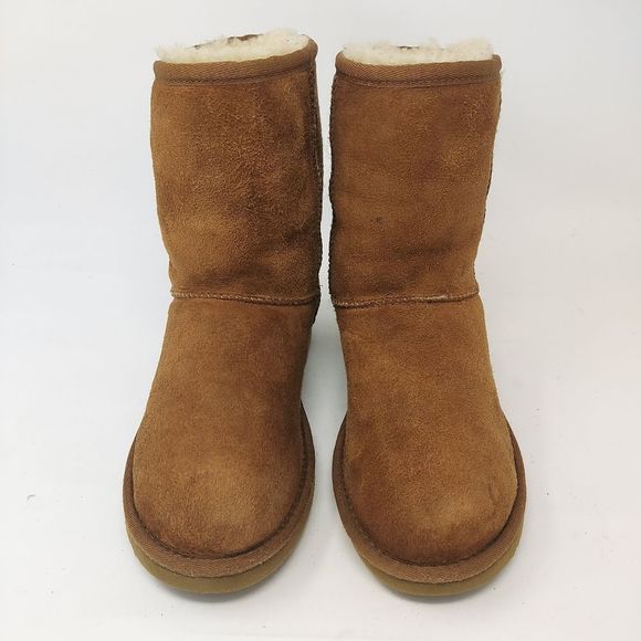 UGG Women's Classic Short II Suede Boots in Chestnut Brown 1016223 Size 5 - Picture 3 of 11